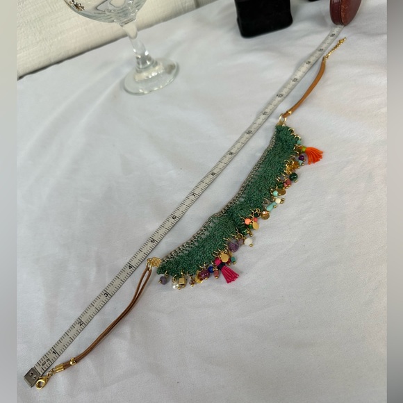 Beautiful crochet and tiny charm dangle necklace - Picture 4 of 5